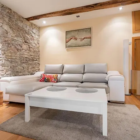 Smart Urban By People Apartment *